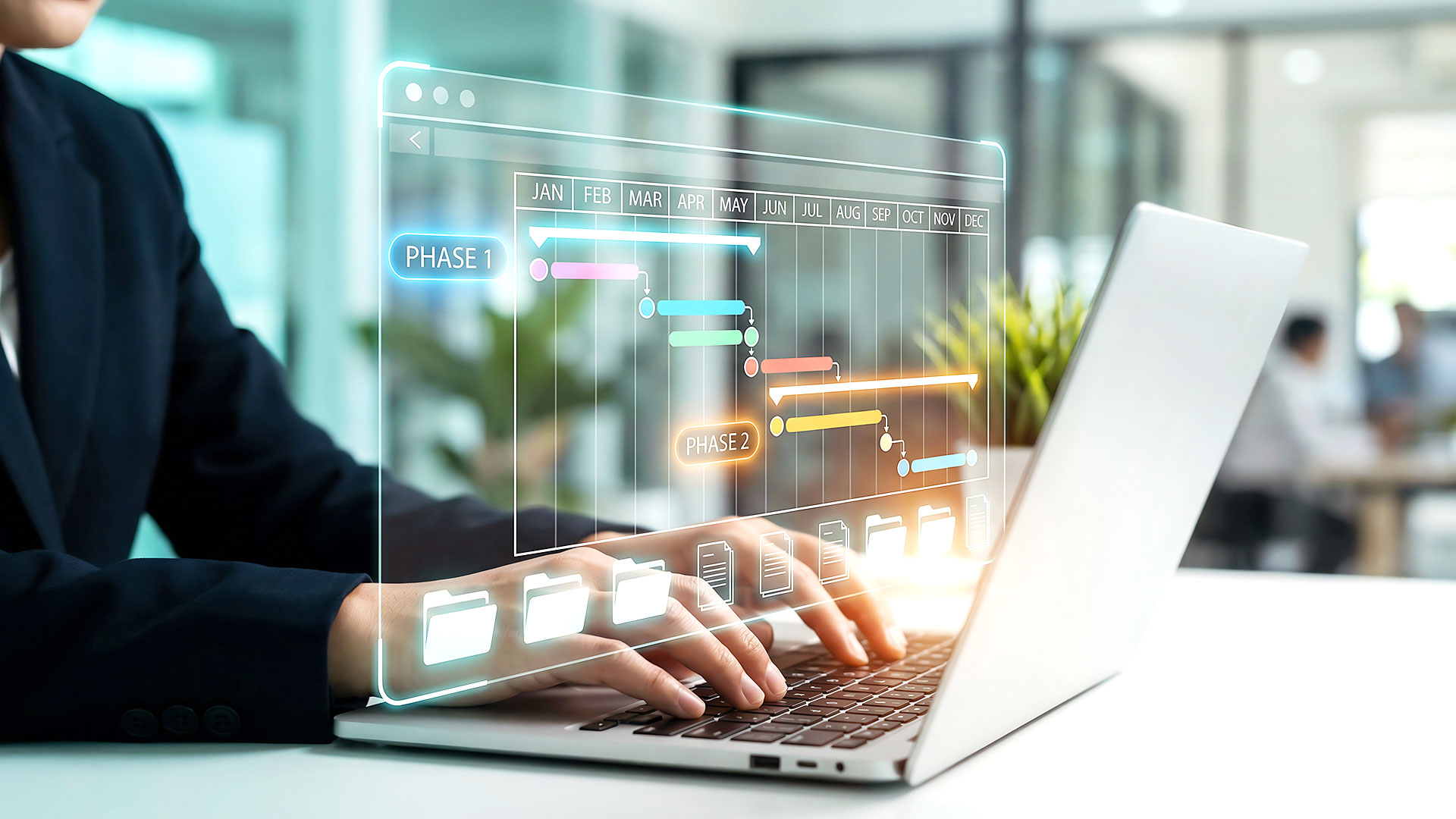 Mitarbeiter des Projektteams erstellt eine Plan - Projektmanagement - Teaser